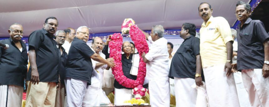 சிதம்பரம் மக்கள்நலக் குழுவின் சார்பில் தமிழர் தலைவருக்கு ஆளுயர மாலை அணிவித்துப் பாராட்டு! அரசியல்