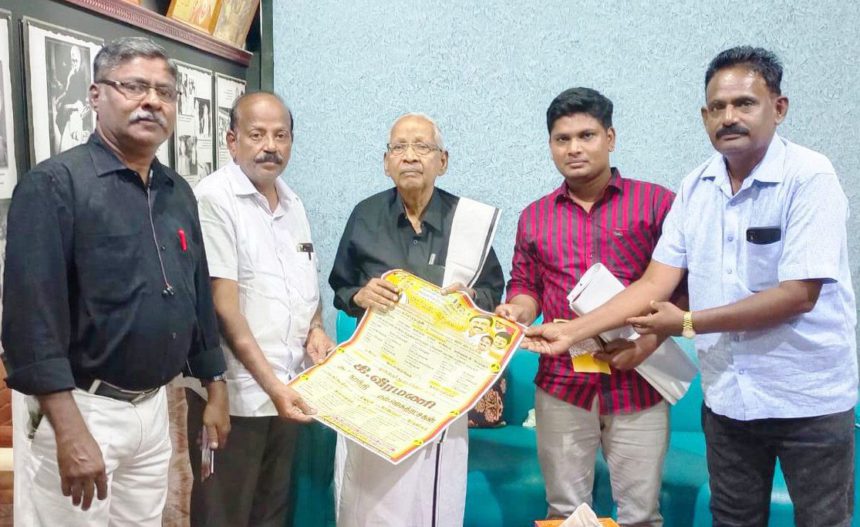 ராணிப்பேட்டை மாவட்ட பகுத்தறிவாளர் கழக செயலாளர் ந.இராமு தமிழர் தலைவர் அவர்களை சந்தித்து தொடர் பிரச்சாரப் பயணம் குறித்த அழைப்பிதழை வழங்கினார். உடன் கழகப் பொறுப்பாளர்கள் (பெரியார் திடல், 24.10.2023) அரசியல்