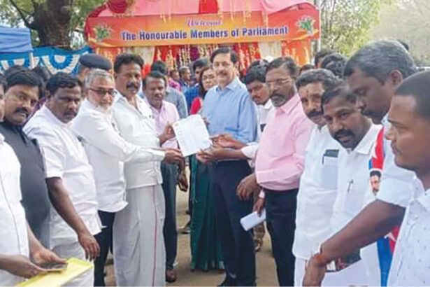 சிதம்பரத்தில் ரயில் மறியல் போராட்ட அறிவிப்பைத் தொடர்ந்து தொல்.திருமாவளவன் எம்.பி., தலைமையிலான போராட்டக் குழுவினருடன் ரயில்வே அதிகாரிகள் பேச்சுவார்த்தை தமிழ்நாடு