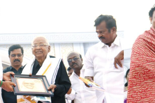 முத்தமிழறிஞர் கலைஞர் சிலையைத் திறந்து வைத்த தமிழர் தலைவர் ஆசிரியர் கி.வீரமணி தமிழ்நாடு, திராவிடர் கழகம்