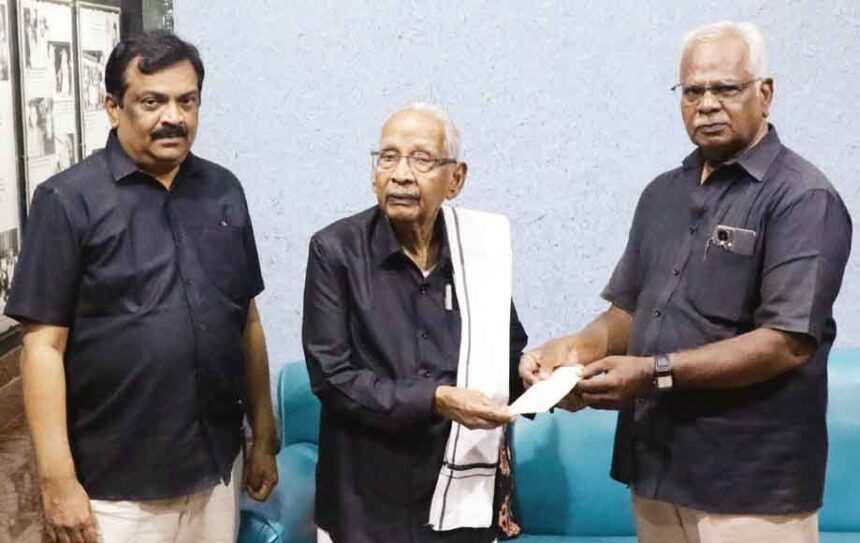 தமிழர் தலைவரிடம் ‘பெரியார் உலக’ நன்கொடை தமிழ்நாடு