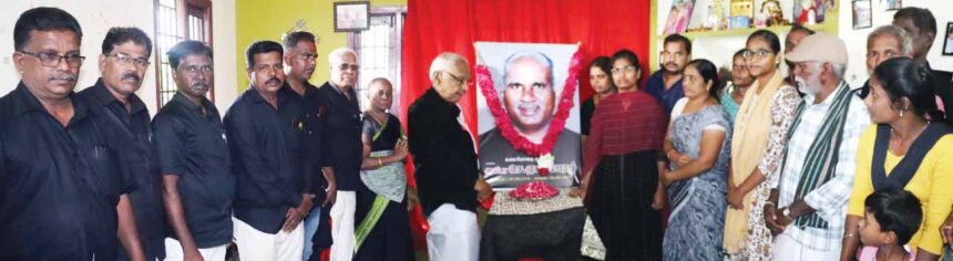 தமிழர் தலைவர் மாலை அணிவித்து மரியாதை செலுத்தினார் திராவிடர் கழகம்
