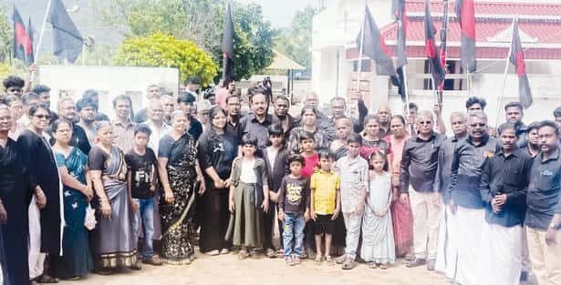 சேலம் – நாயக்கன்பட்டியில் ஏராளமான தோழர்கள் பறை இசைத்தும், கொள்கை முழக்கமிட்டும் கழகக் கொடி ஏந்தி பொதுச் செயலாளருக்கு உற்சாக வரவேற்பு திராவிடர் கழகம்