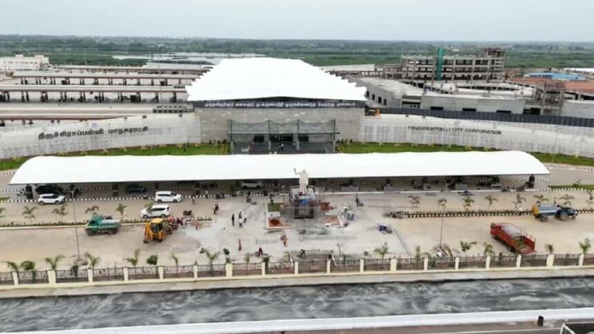 திருச்சியில் பஞ்சப்பூர் பகுதியில் கோயம்பேடு மற்றும் கிளாம்பாக்கத்தை விட பெரிய பேருந்து நிலையம் நாளை திறப்பு தமிழ்நாடு