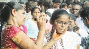 கட்டுரை, ஞாயிறு மலர்
