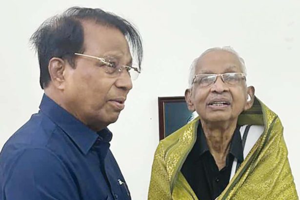 கி.வீரமணி