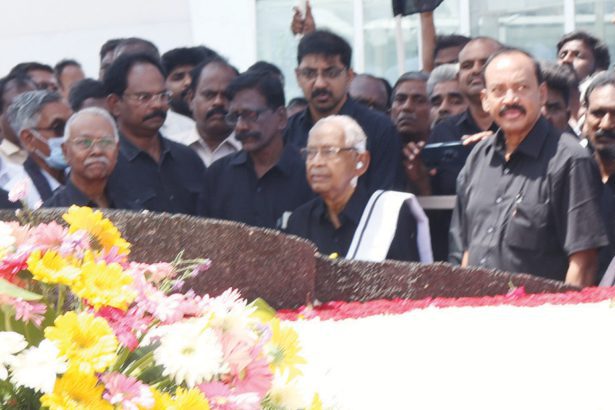 ஆசிரியர் கி.வீரமணி