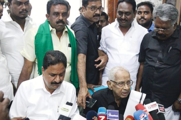 அரிதார அரசியல்