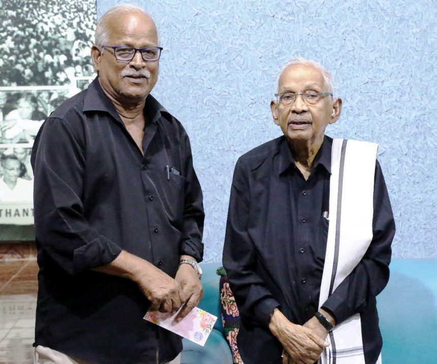 ஆவடி மாவட்ட கழகக் காப்பாளர் பா.தென்னரசு நன்கொடை