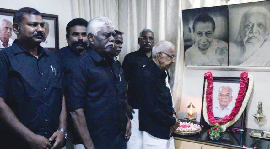 அரவிந்த் கண் மருத்துவமனை குழுமத் தலைவர் மறைந்த டாக்டர் பி. நம்பெருமாள் சாமி படத்திற்கு தமிழர் தலைவர் மலர் மாலை அணிவித்து மரியாதை செலுத்தினார் தமிழ்நாடு, திராவிடர் கழகம்