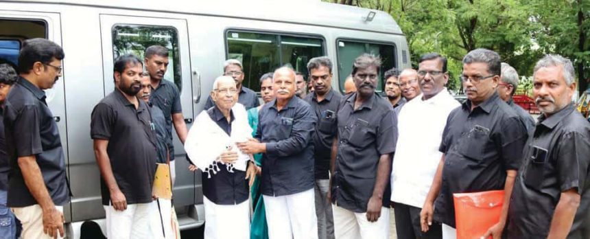 தமிழர் தலைவர் ஆசிரியர் கி.வீரமணி அவர்களுக்கு உற்சாக வரவேற்பு நன்கொடை