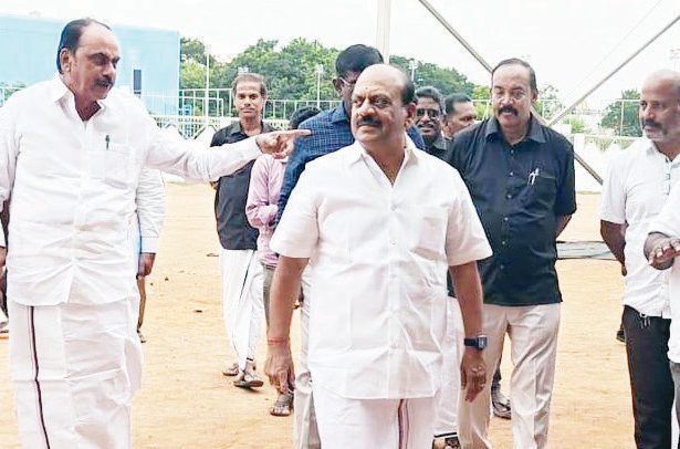 முதலமைச்சர் பங்கேற்கும் மாநாட்டுப் பணிகளை அமைச்சர், கழகப் பொதுச் செயலாளர் பார்வையிட்டனர் முதலமைச்சர்