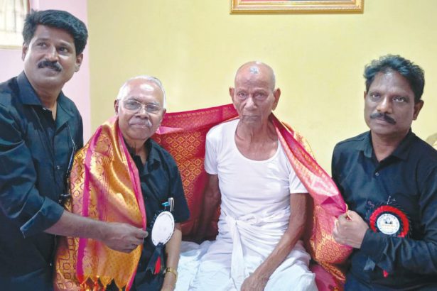 வீ. மு.வேலுவின்