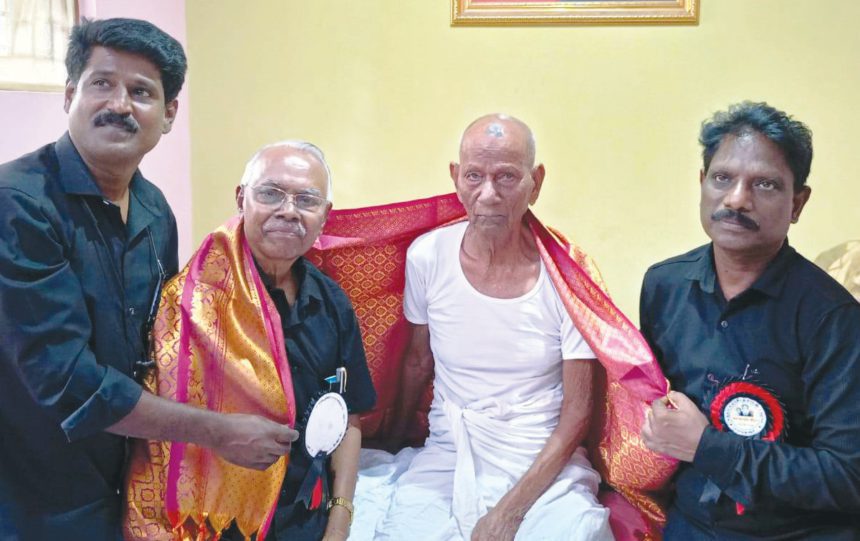 வீ. மு.வேலுவின் உடல் நலம் விசாரிப்பு திராவிடர் கழகம்
