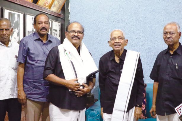 கழக பொருளாளர்