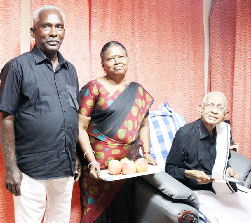 மணவிழா அழைப்பிதழை தமிழர் தலைவரிடம் வழங்கினார் திராவிடர் கழகம்