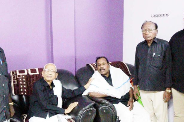 சிதம்பரம் மாவட்ட செயலாளர் யாழ்.திலீபன் உடல்நலம் முன்னேற்றமடைந்து வருகிறார் அன்பு.சித்தார்த்தன்