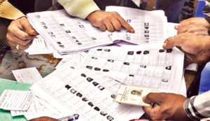 ஆசிரியர் விடையளிக்கிறார் ஆசிரியர் விடையளிக்கிறார், ஞாயிறு மலர்