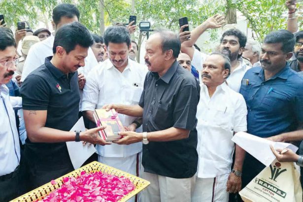 கலி.பூங்குன்றன்