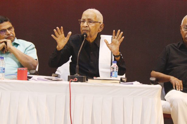 உயர்நீதிமன்றத்துக்கு