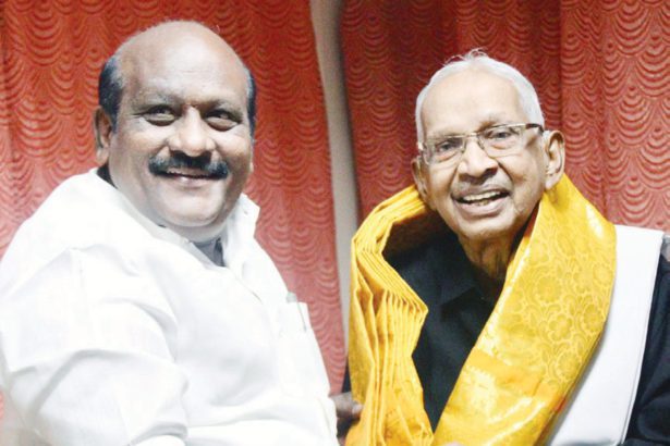 பொன்னாடை