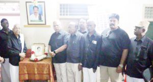 சுந்தரமூர்த்தி படத்திற்கு தமிழர் தலைவர் மாலை அணிவித்து மரியாதை திராவிடர் கழகம்