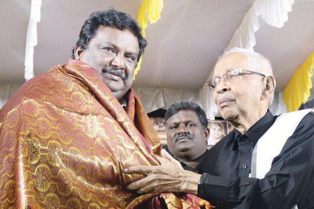 தமிழர் தலைவர் பாராட்டு