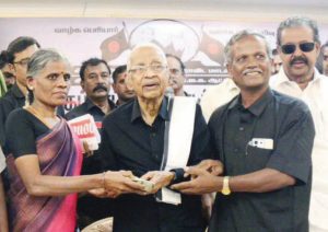 விழுப்புரம், உளுந்தூர்பேட்டையில் ‘பெரியார் உலக’த்திற்குத் தமிழர் தலைவரிடம் நன்கொடை வழங்கினர் (16.12.2025) நன்கொடை