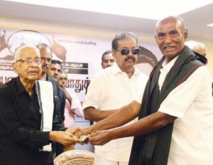 விழுப்புரம், உளுந்தூர்பேட்டையில் ‘பெரியார் உலக’த்திற்குத் தமிழர் தலைவரிடம் நன்கொடை வழங்கினர் (16.12.2025) நன்கொடை