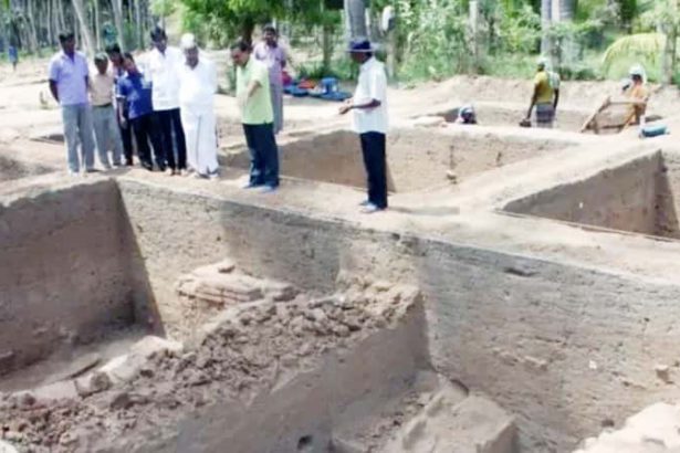 ஆய்வாளர்கள்