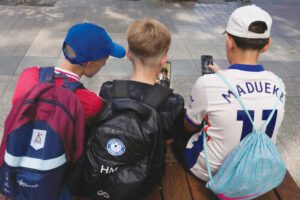 ஆசிரியர் விடையளிக்கிறார், ஞாயிறு மலர்