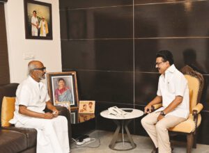 ஆசிரியர் விடையளிக்கிறார் ஆசிரியர் விடையளிக்கிறார், ஞாயிறு மலர்