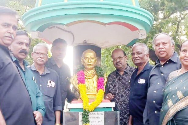 மாலை அணிவிப்பு