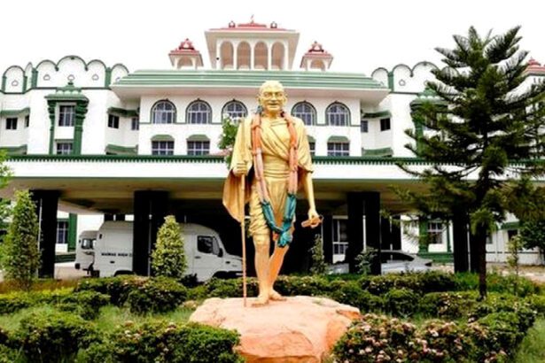 அரசு ஊழியர்கள்