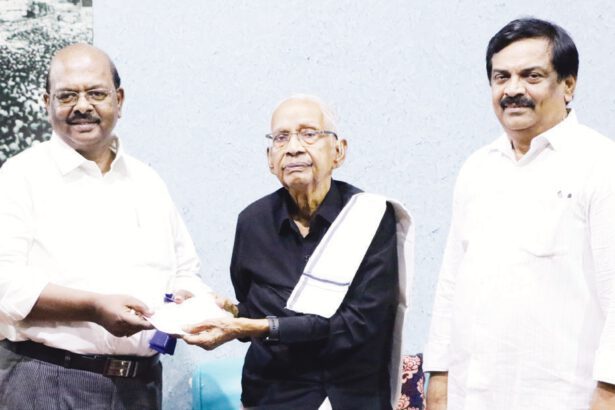 கழக வளர்ச்சி நிதியாக
