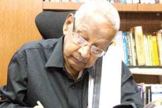 ஆசிரியர் அறிக்கை, கழகம்