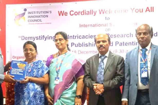 பெரியார் மணியம்மை அறிவியல் மற்றும் தொழில்நுட்ப நிறுவனத்தில் (நிகர்நிலைப் பல்கலைக்கழகம்) "அடிப்படை மற்றும் மருத்துவ ஆராய்ச்சி அறிவியல் வெளியீட்டின் தன்மை" நூல் வெளியீட்டு விழா தமிழ்நாடு