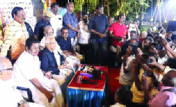 ஆசிரியர்