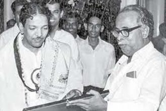 ஞாயிறு மலர்