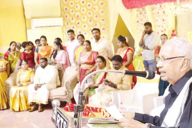 ஆசிரியர் உரை, கழகம்