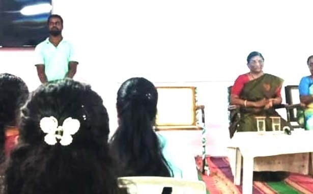 பாலிடெக்னிக்கில்