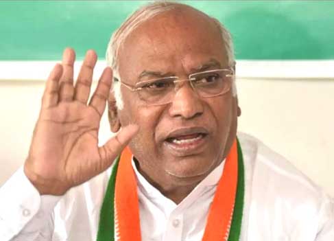 ஹிந்தியில் கேள்வி கேட்ட செய்தியாளர் "தமிழ்நாட்டில் உங்களால் இதுபோல கேட்க முடியுமா?" காங்கிரஸ் தலைவர் கார்கே பதிலடி தமிழ்நாடு