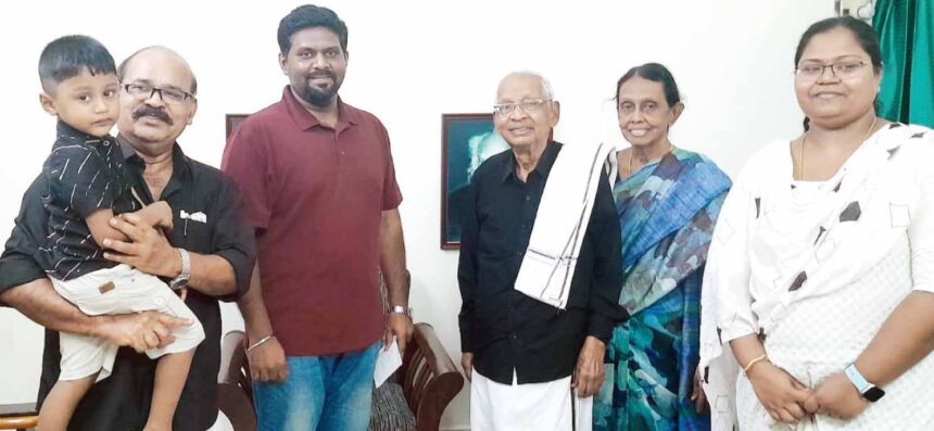 பொருளாளர் வீ. குமரேசன் குடும்பத்தினர் ‘பெரியார் உலகம்’ நன்கொடை ரூ.1,00,000 நன்கொடை