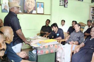 ஆசிரியர் உரை, கழகம்