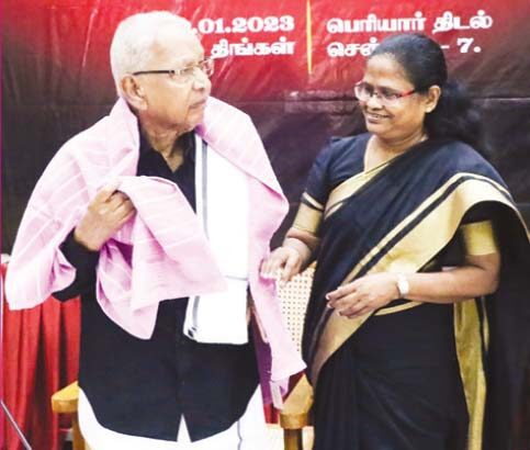 ஞாயிறு மலர்