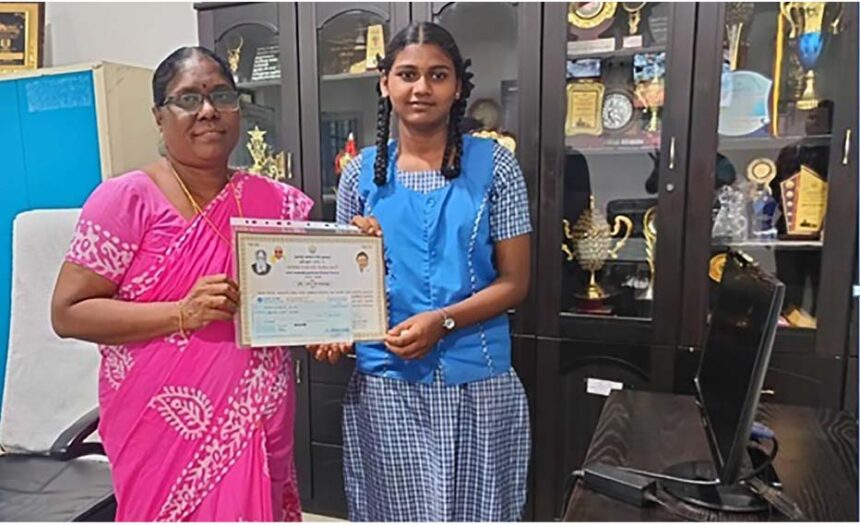 மாவட்ட அளவிலான பேச்சுப் போட்டியில் ஜெயங்கொண்டம் பெரியார் பள்ளி மாணவி வெற்றிவாகை தமிழ்நாடு