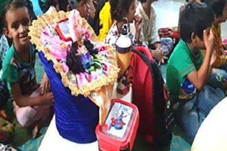 ஆசிரியர் விடையளிக்கிறார், ஞாயிறு மலர்