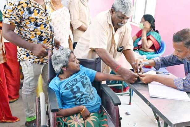 மாற்றுத்திறனாளிகள்