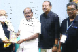 ஆசிரியர் அறிக்கை, கழகம்
