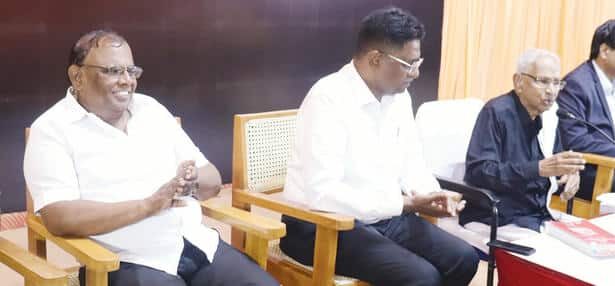 ஆசிரியர் உரை